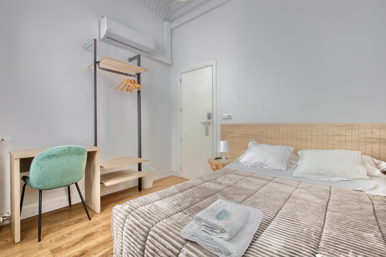 Hostal Besaya Madrid Exterior photo