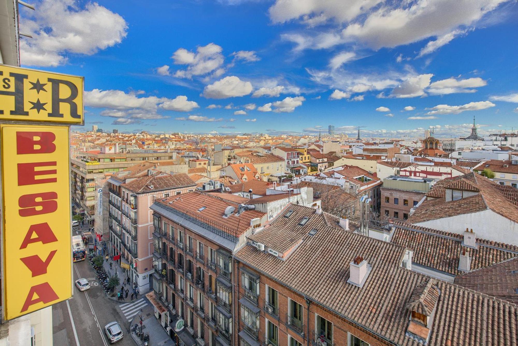 Hostal Besaya Madrid Exterior photo