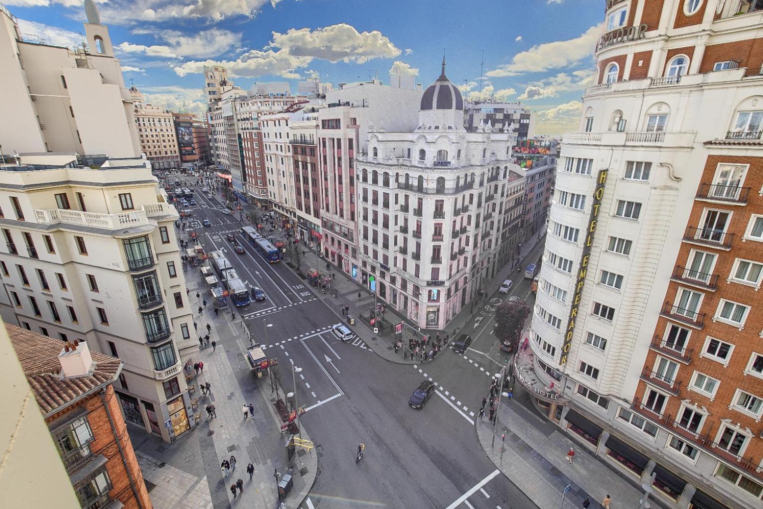 Hostal Besaya Madrid Exterior photo