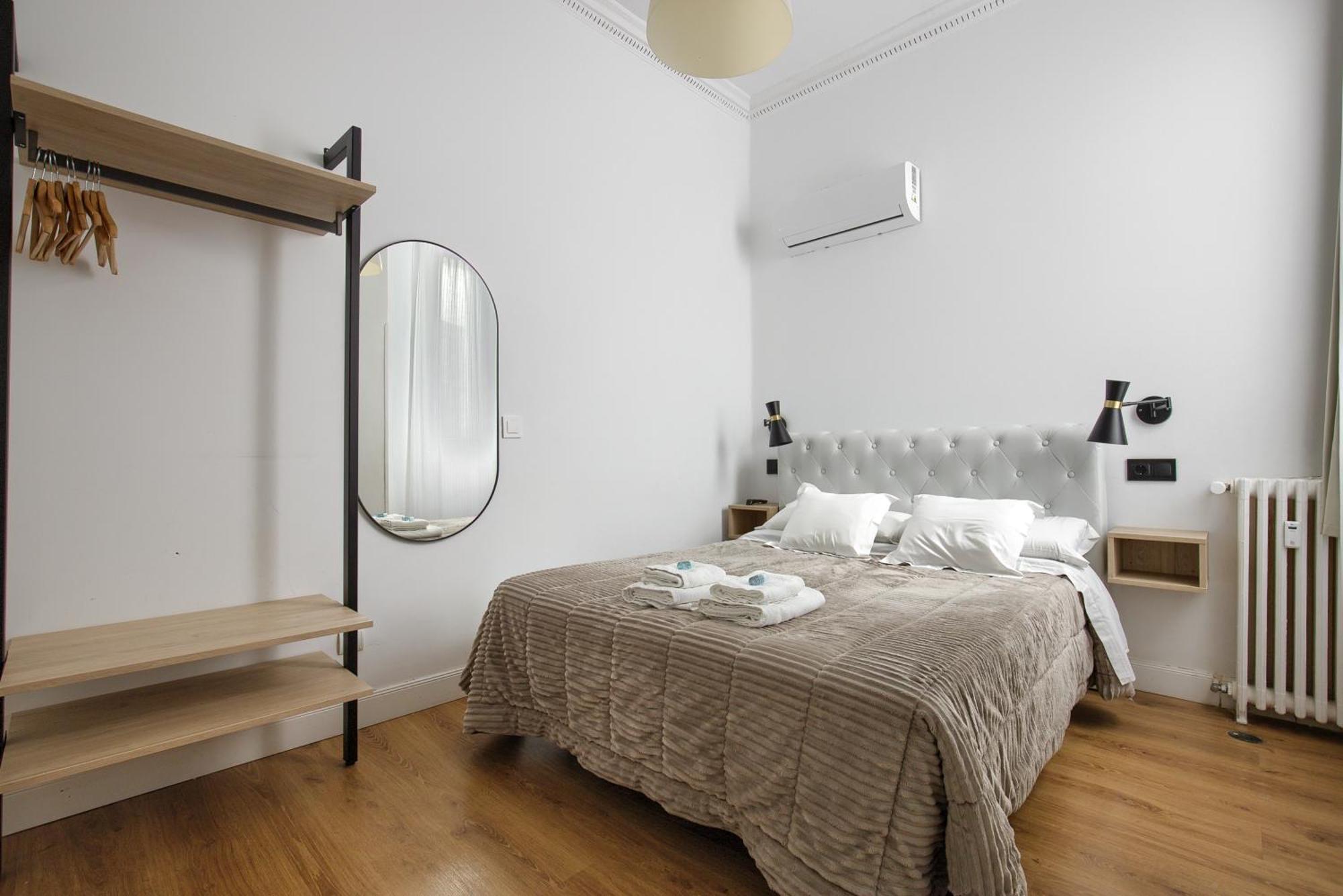 Hostal Besaya Madrid Exterior photo