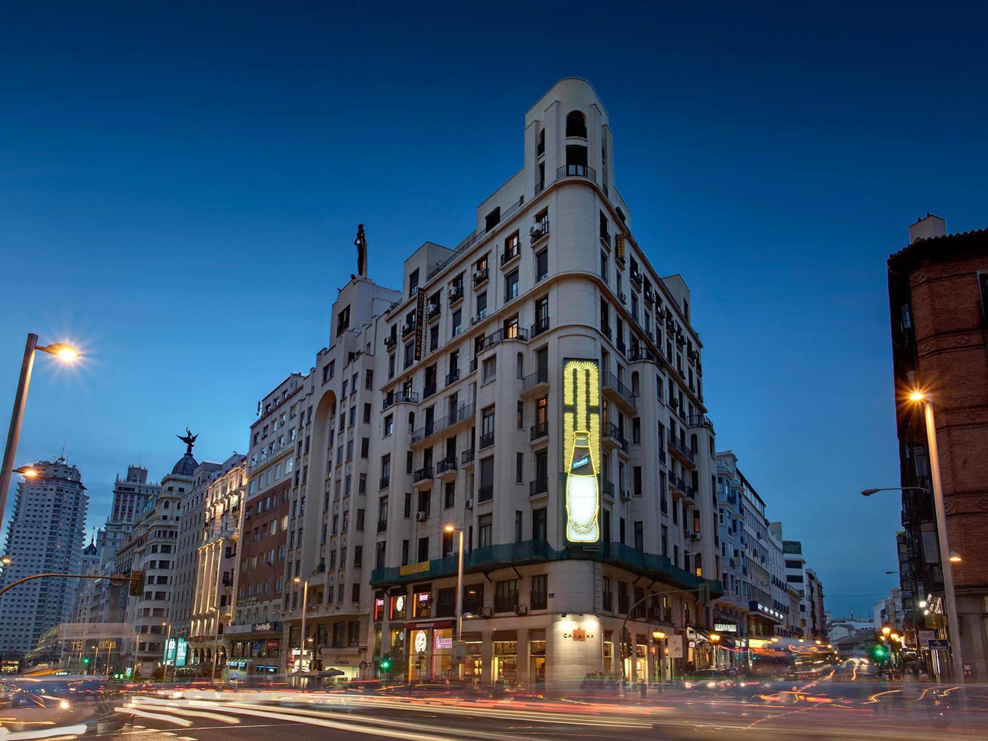 Hostal Besaya Madrid Exterior photo